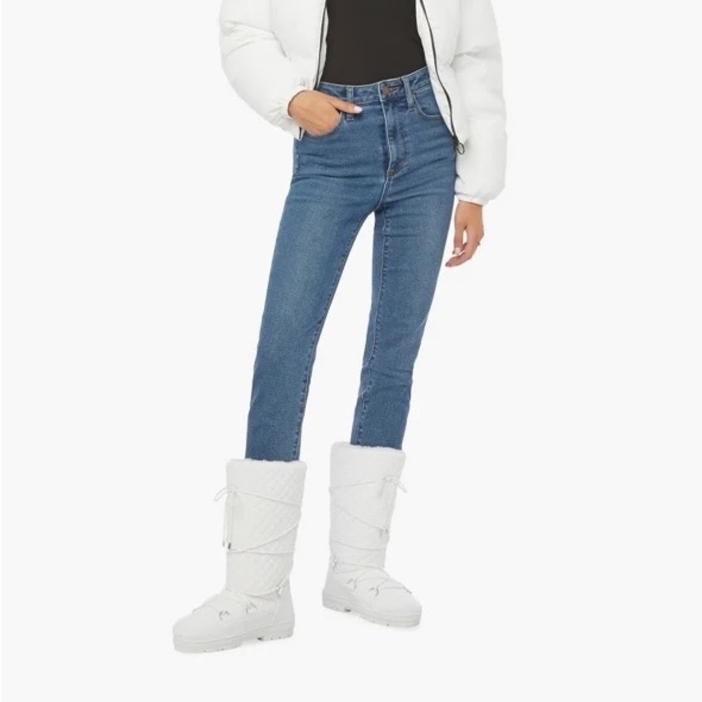 NWT JustFab Jessica Lace-Up Winter Boot In Bright White, Sz. 8